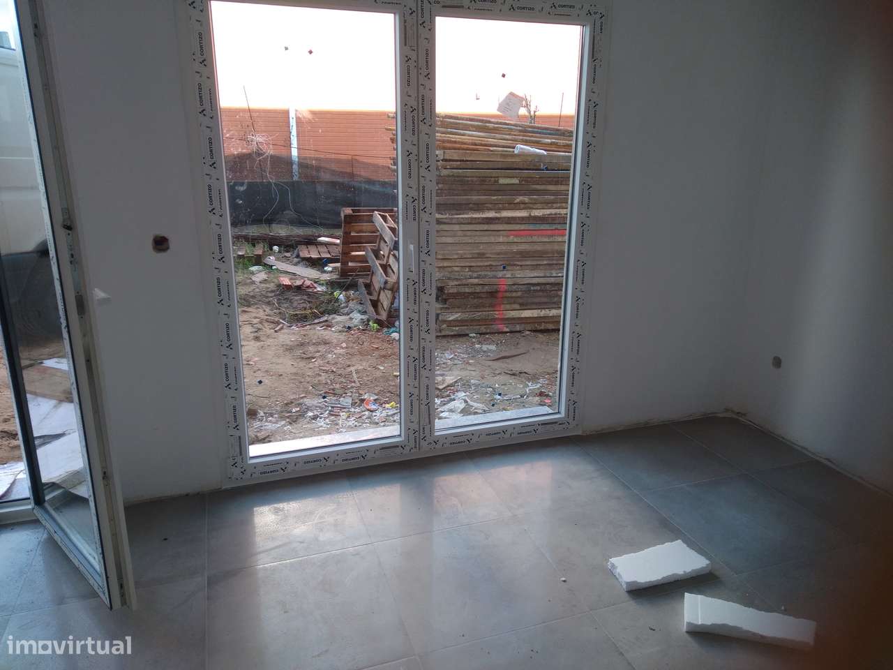 Moradia t3 geminada com 2 pisos na Quinta da Bonita Alhos Vedros - Grande imagem: 4/22