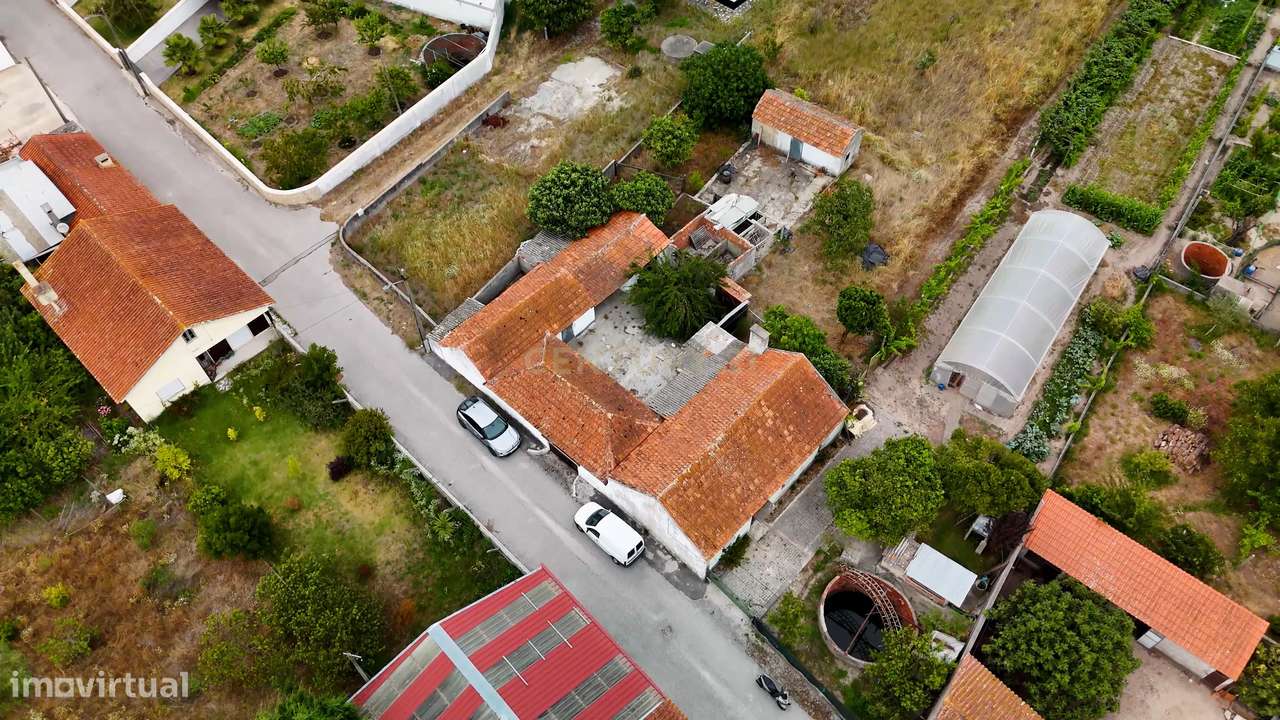 Moradia isolada T2 para reconstruir-3