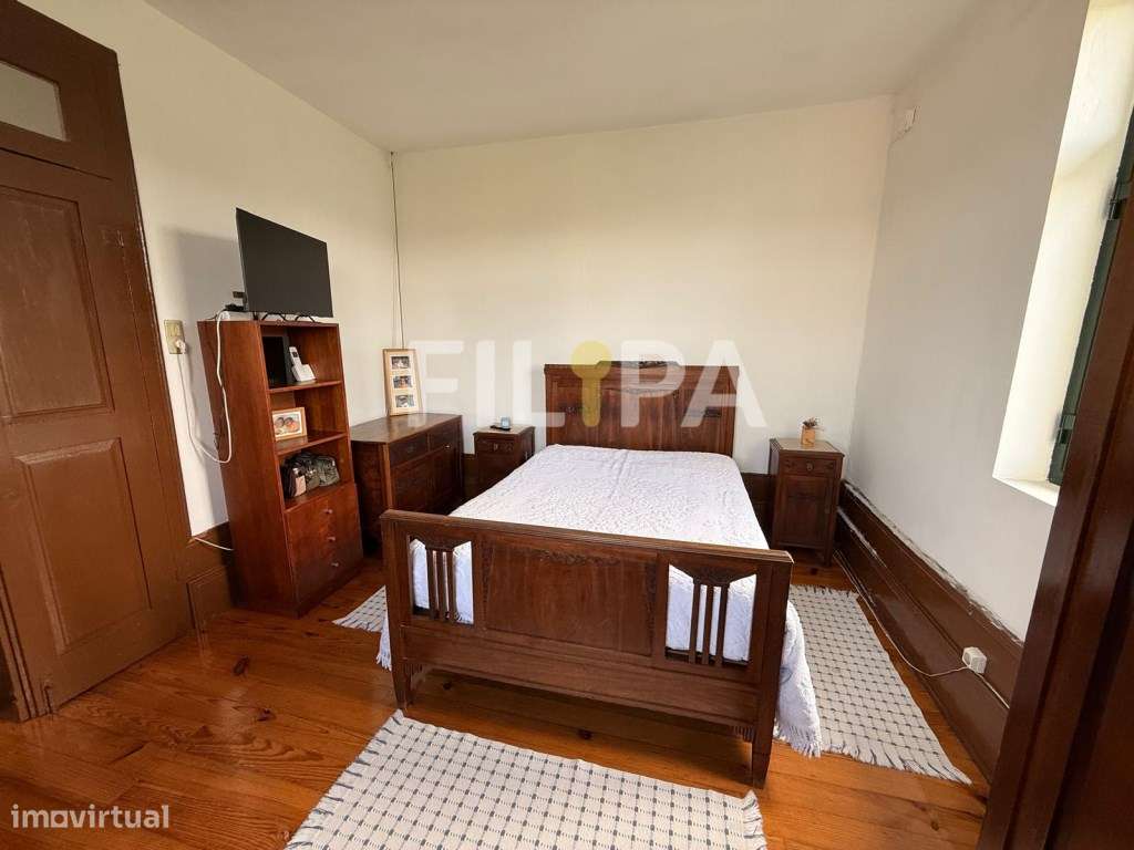 Moradia com 4 frentes no centro de Recarei - espaço, luz e excelent...-14