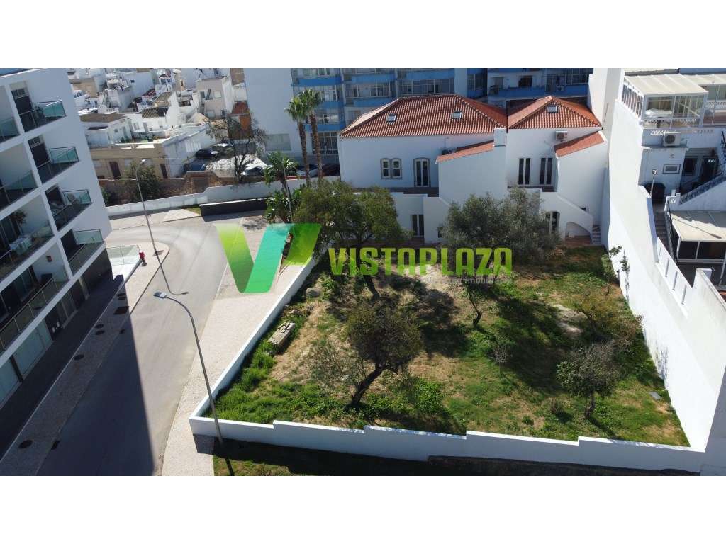 Moradia M4 no Centro de Portimão, Completamente Remodelada - Grande imagem: 4/44