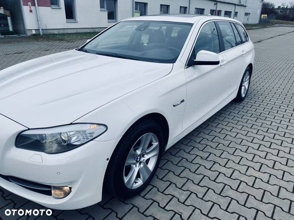 BMW Seria 5 520d Touring - 25