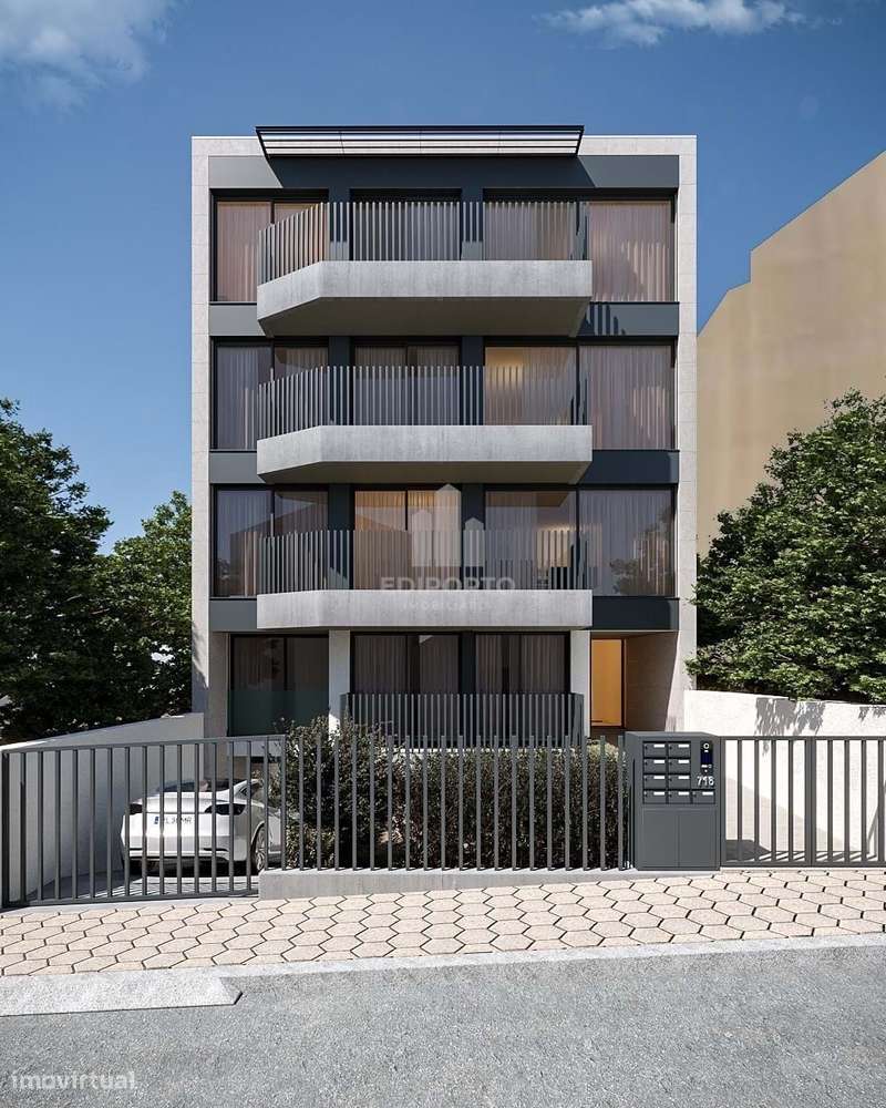 Apartamento T2 com Varanda e Garagem em Condomínio Fechado Conforto, Q-11