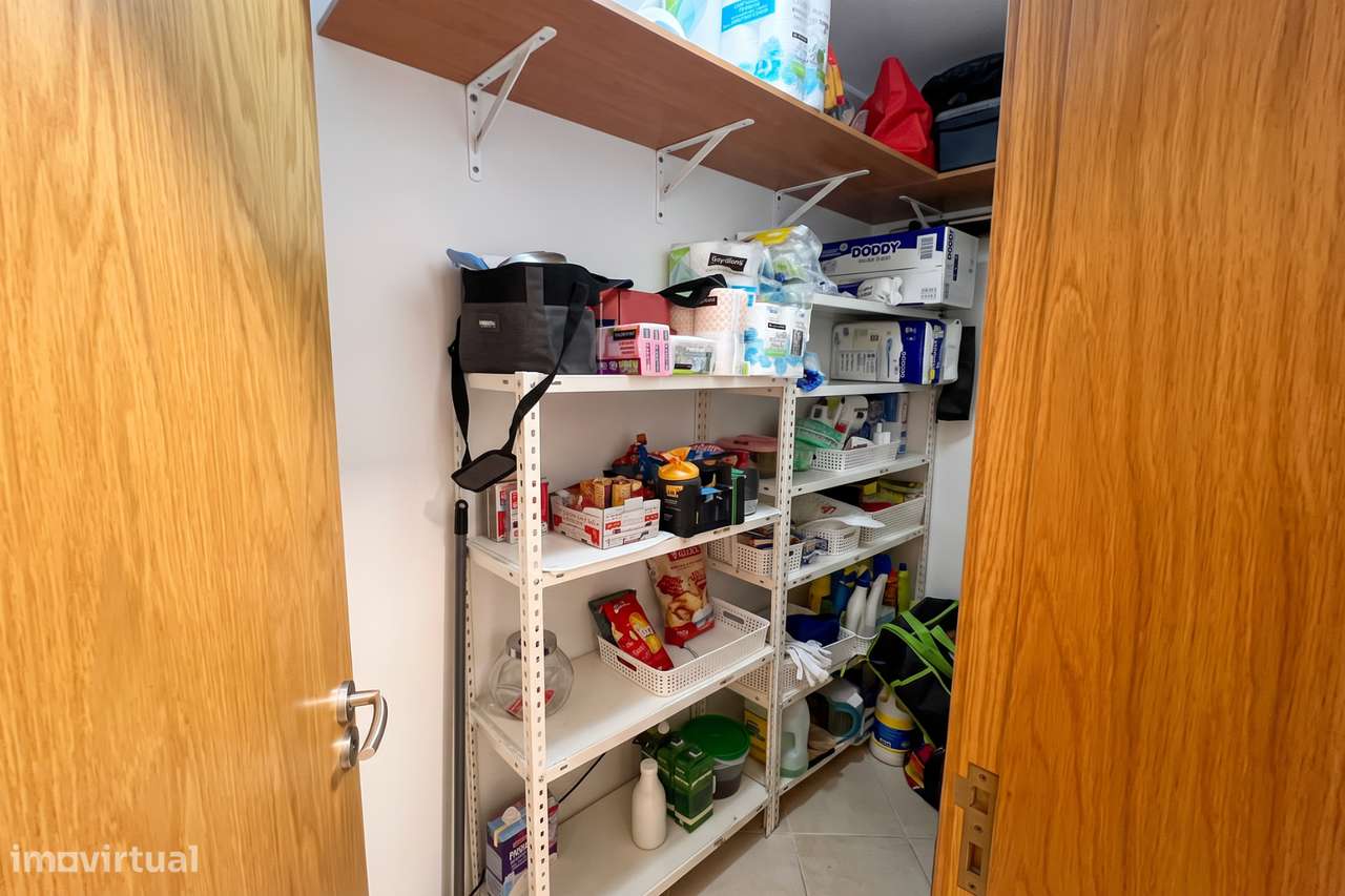 Apartamento T3 com Suíte, Elevador e Garagem em Oliveira do Bairro-3