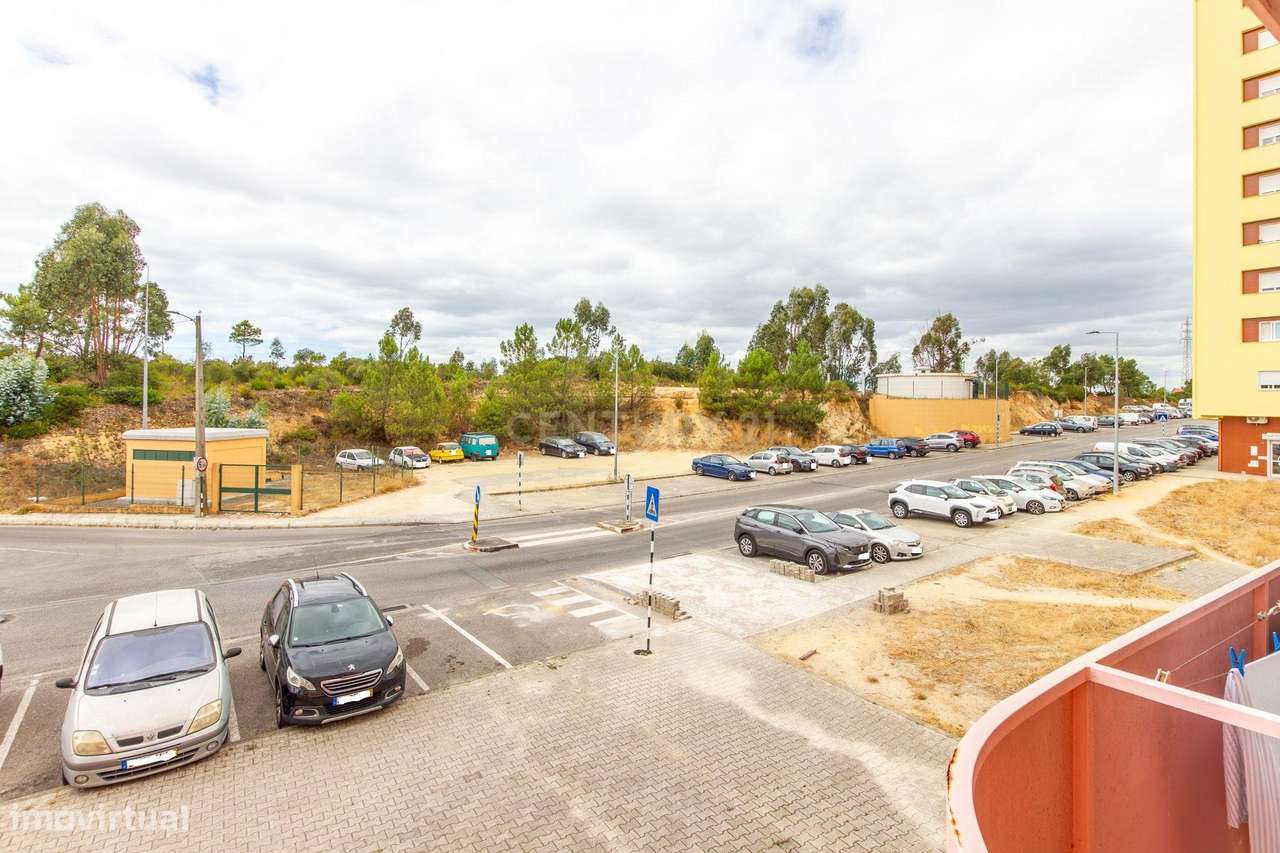 Apartamento T2 em Corroios, Seixal - Oportunidade Única!-21