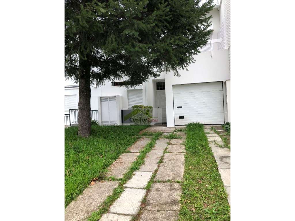 Moradia em banda, T4 com jardim, logradouro, garagem, excelente exp...-21