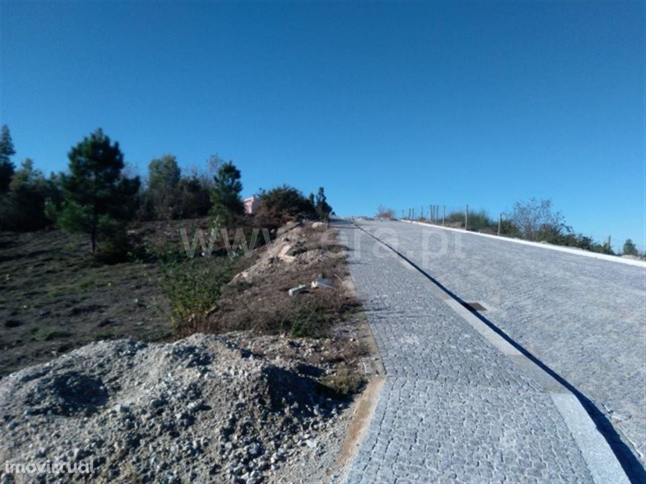 Terreno de construção em Antime