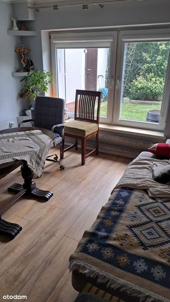 Do sprzedaży bardzo ładny bliźniak w cichej uliczc-19