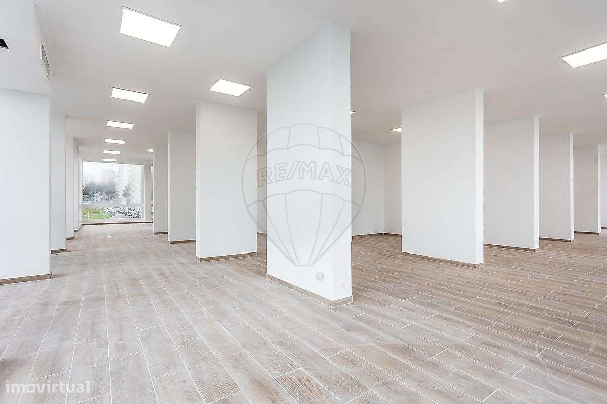 Loja  para arrendamento - Grande imagem: 2/12