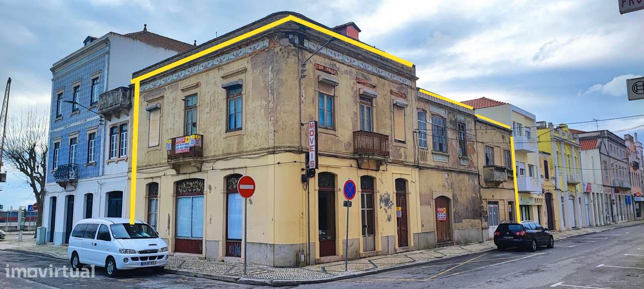 Prédio para Renovação Geral - Centro da Cidade - Rua Fernandes Tomás-26