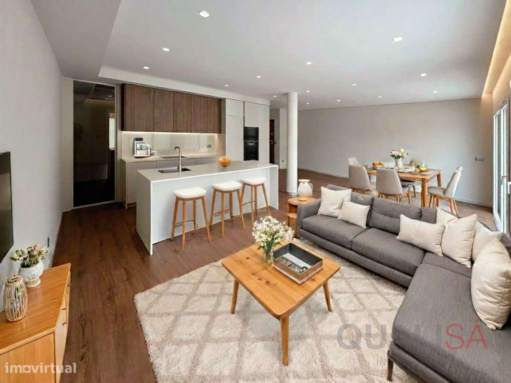 Apartamento T4 novo com logradouro e garagem em S. Vicente no centr...-2