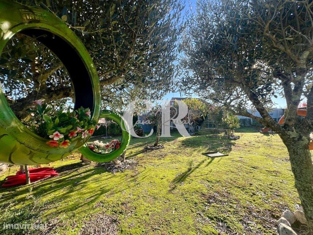 Excelente moradia térrea e independente com jardim em Arega - Figueiró-4