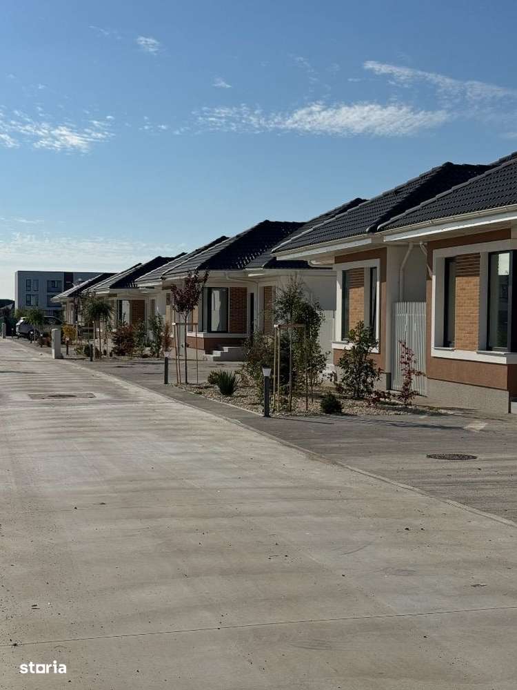 Casa Tip Napoletana 4 camere cu pod pentru depozitare gata de mutare-5