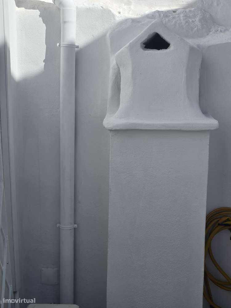 Moradia T1 + 1 com 2 terraços perto do Mar e Marina-23