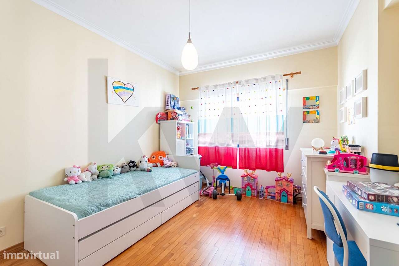 EXCELENTE T3 | PARCIALMENTE RENOVADO | QUINTA GRANDE - Av. dos Moinhos-8