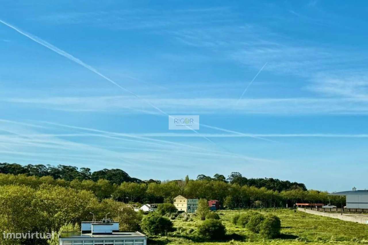 Apartamento T2+1 com varanda na sala a sul em Matosinhos-3