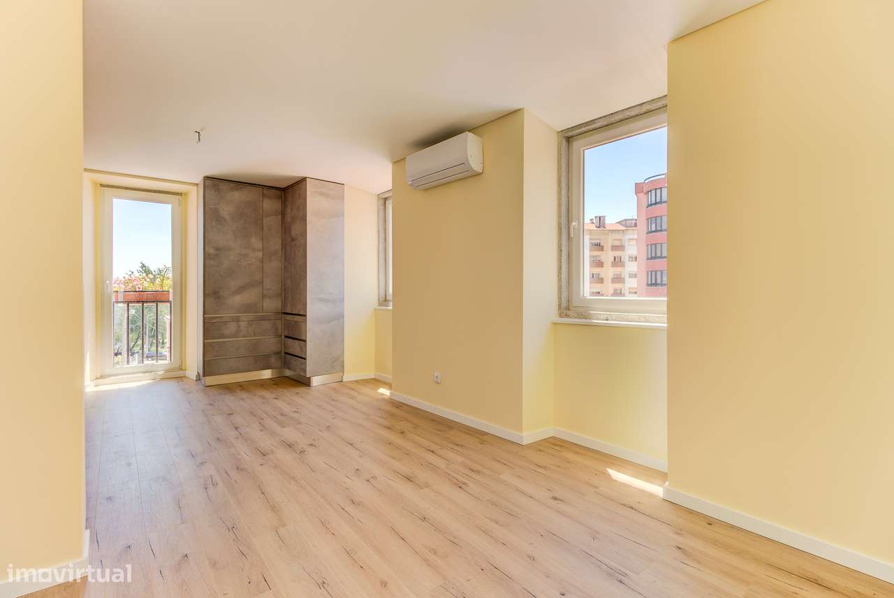 Apartamento T2, com 81 m2, terraço no Prédio Villa Donella, Massamá - Grande imagem: 2/19