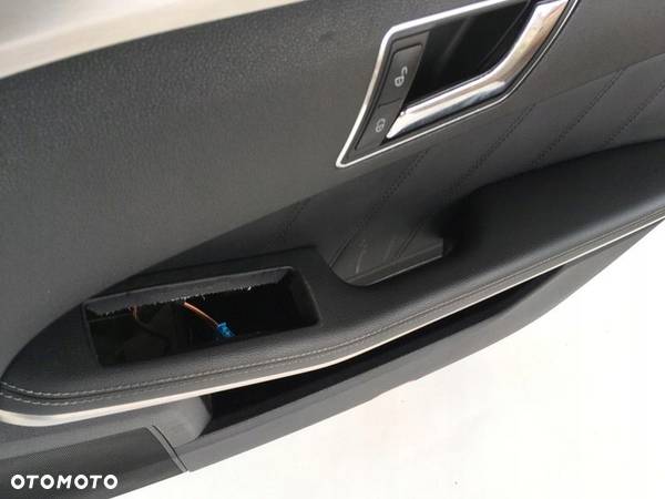MERCEDES W212 AMG AVANTGARDE BOCZEK PRZO DRZWI LED - 5