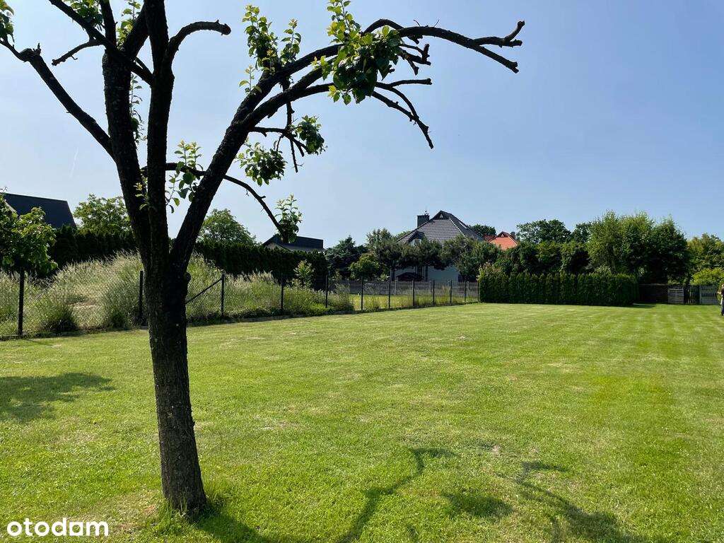 Piękna ogrodzona działka budowlana z mediami-4