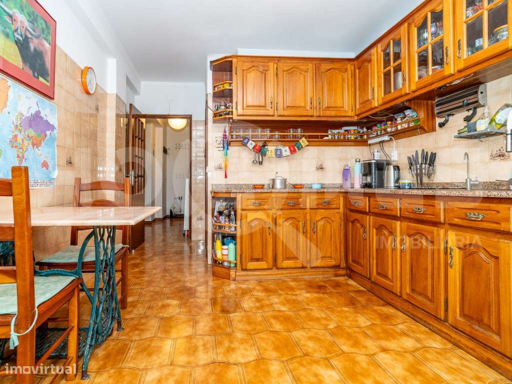 Apartamento T3 | Garagem | Arrumos | Centro Histórico-14