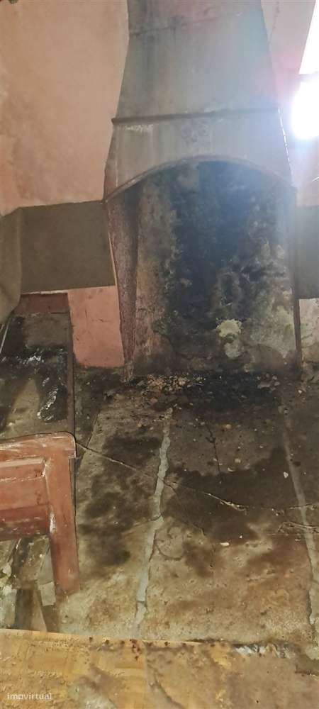 Moradia para restaurar em Sendim-20