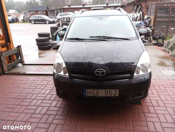 Toyota Corolla verso kompletny przód - 1