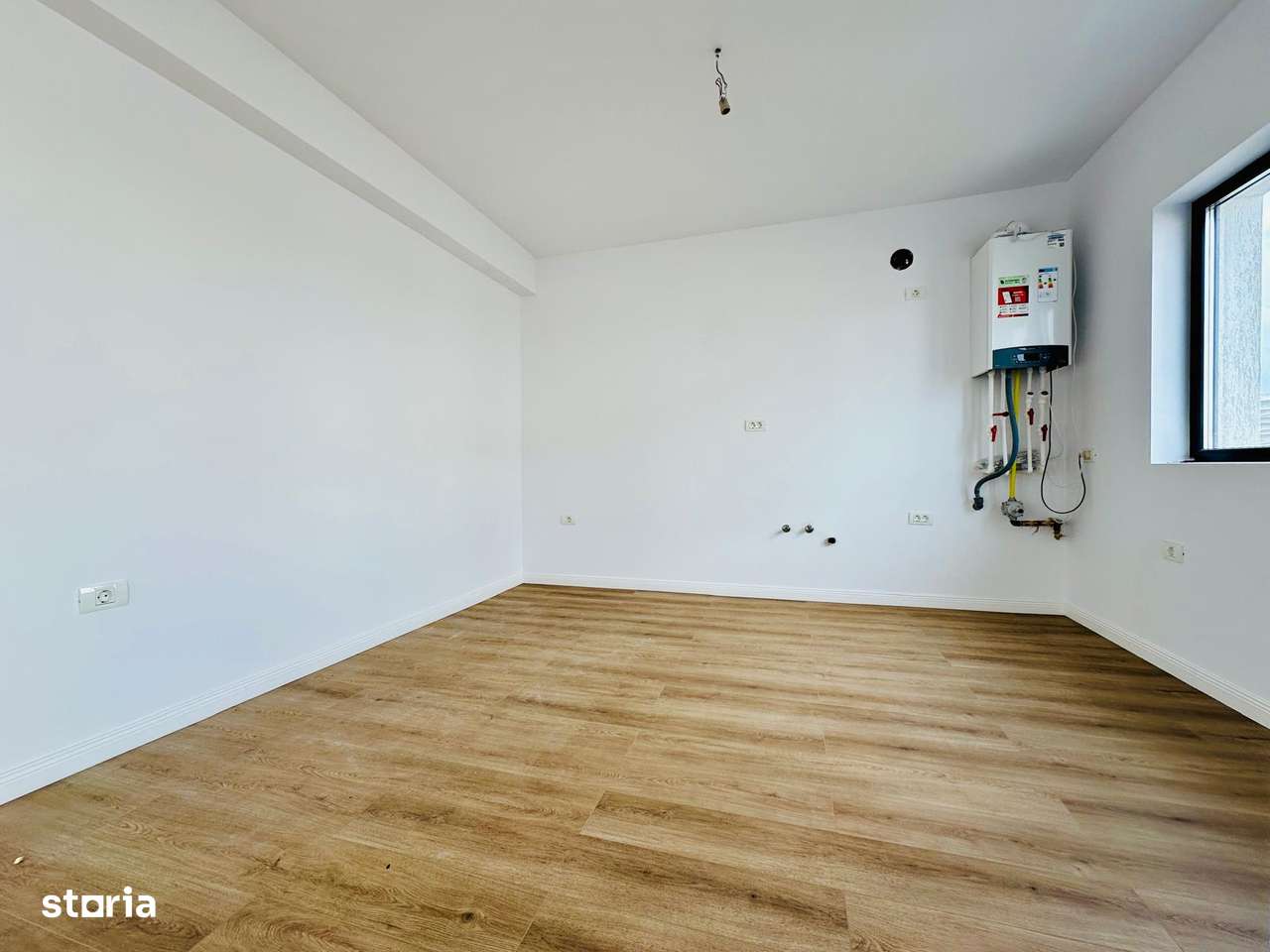 Casă de vânzare în Comuna Berceni – 4 camere, teren 300 mp - la cheie! - Imagine principală: 5/15