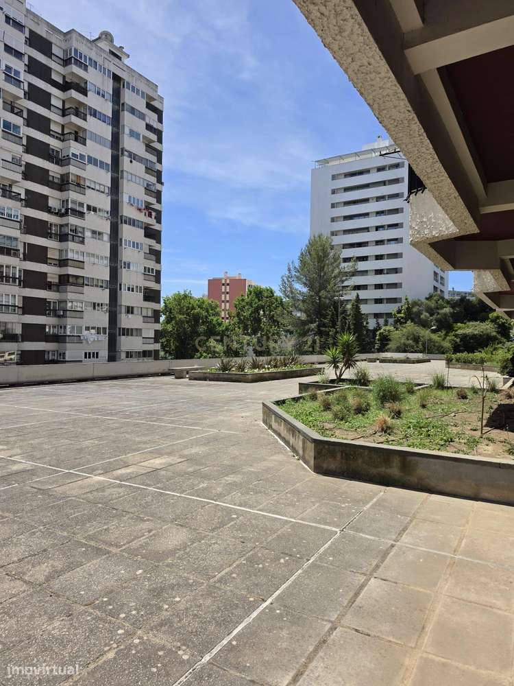 Apartamento Renovado em Algés, Oeiras - 2 Quartos e 2 WC-42