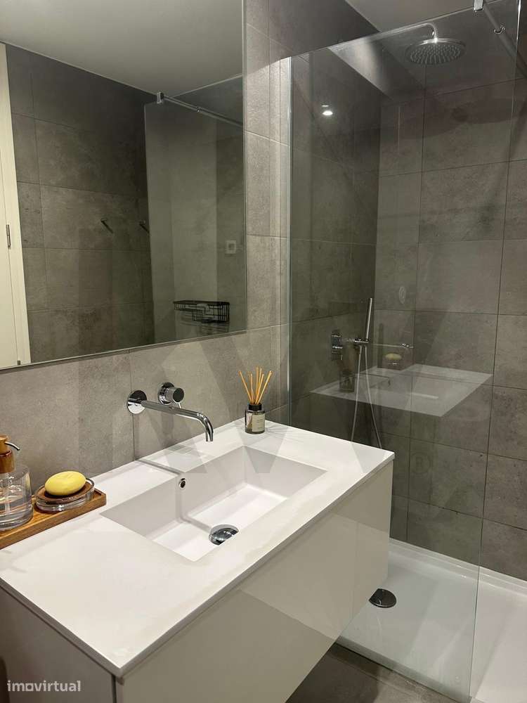Recuado em Matosinhos Sul - Apartamento T2 de luxo novo (último piso)-15