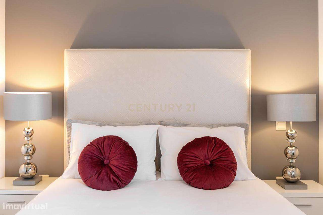 Apartamento T2 para Arrendamento Anual - Piscina- Garagem - Nazaré - Grande imagem: 2/28