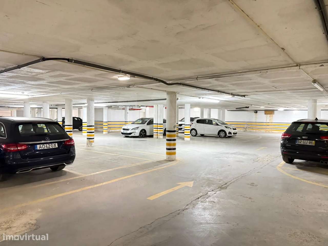Apartamento T2 Semi-Novo | Terraço | Garagem | Bombarral-33