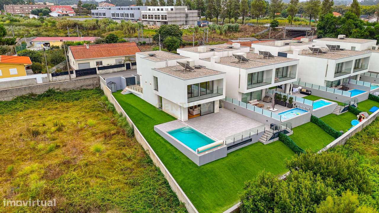 MORADIA T3  COM PISCINA E JARDIM | VALADARES | JUNTO AO MAR-41