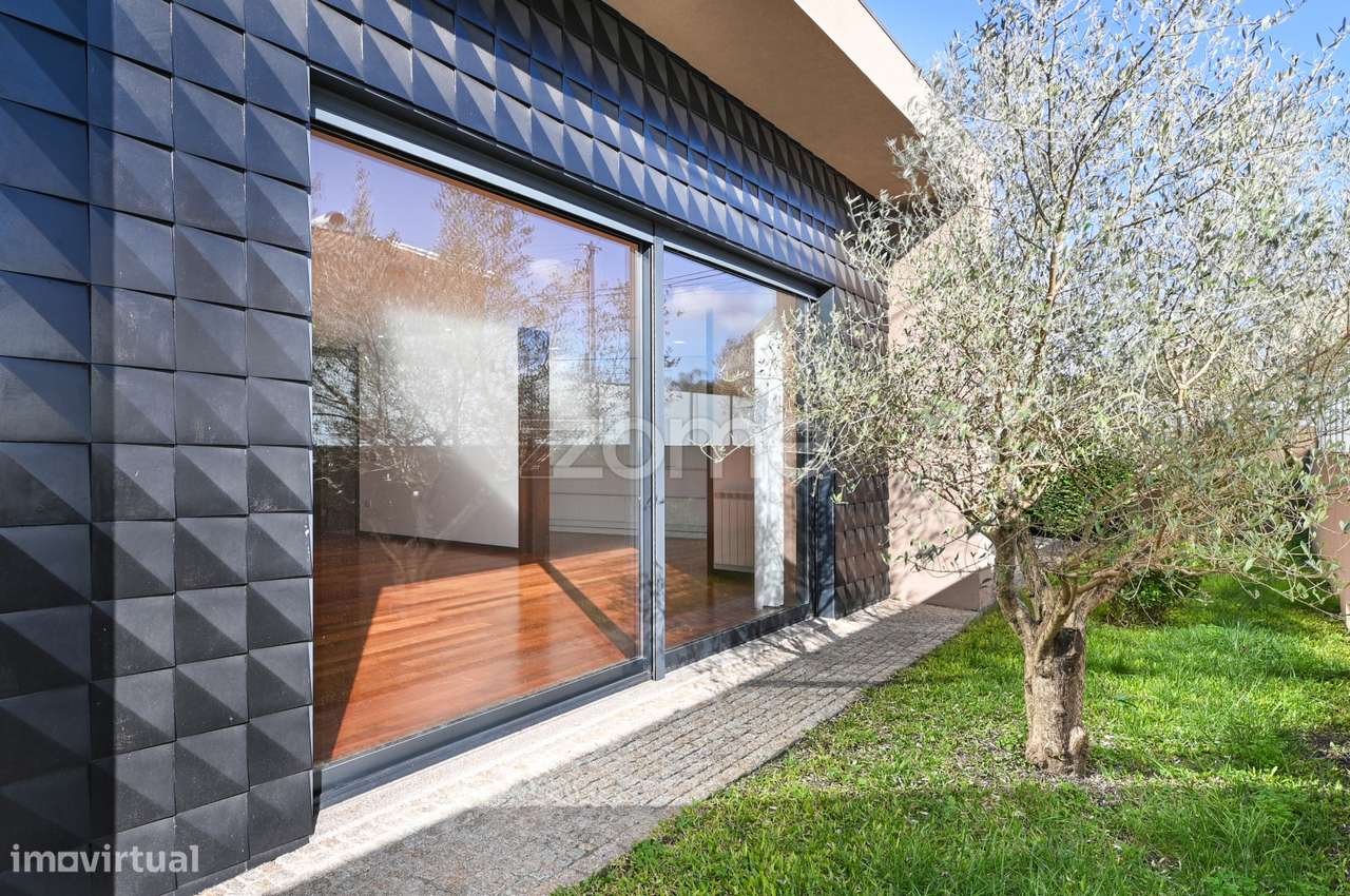 LUXUOSA MORADIA T3 | TÉRREA | 4 FRENTES - Grande imagem: 3/36