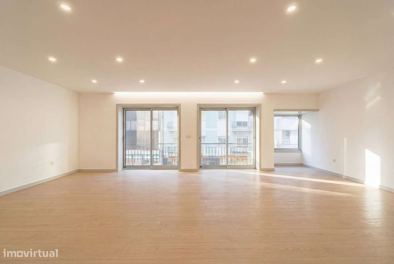 T4 amplo, 4 suites e estacionamento 4 carros – Marquês, Porto-0