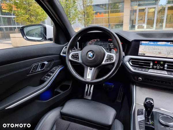 BMW Seria 3 320d xDrive M Sport Shadow sport - 17