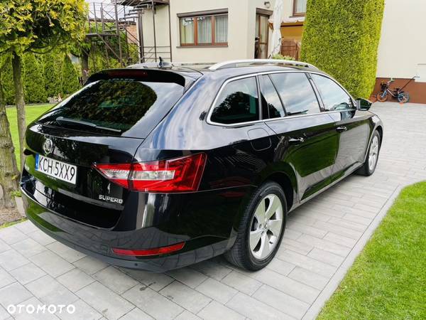 Skoda Superb Combi 2.0 TDI Ambition - 4