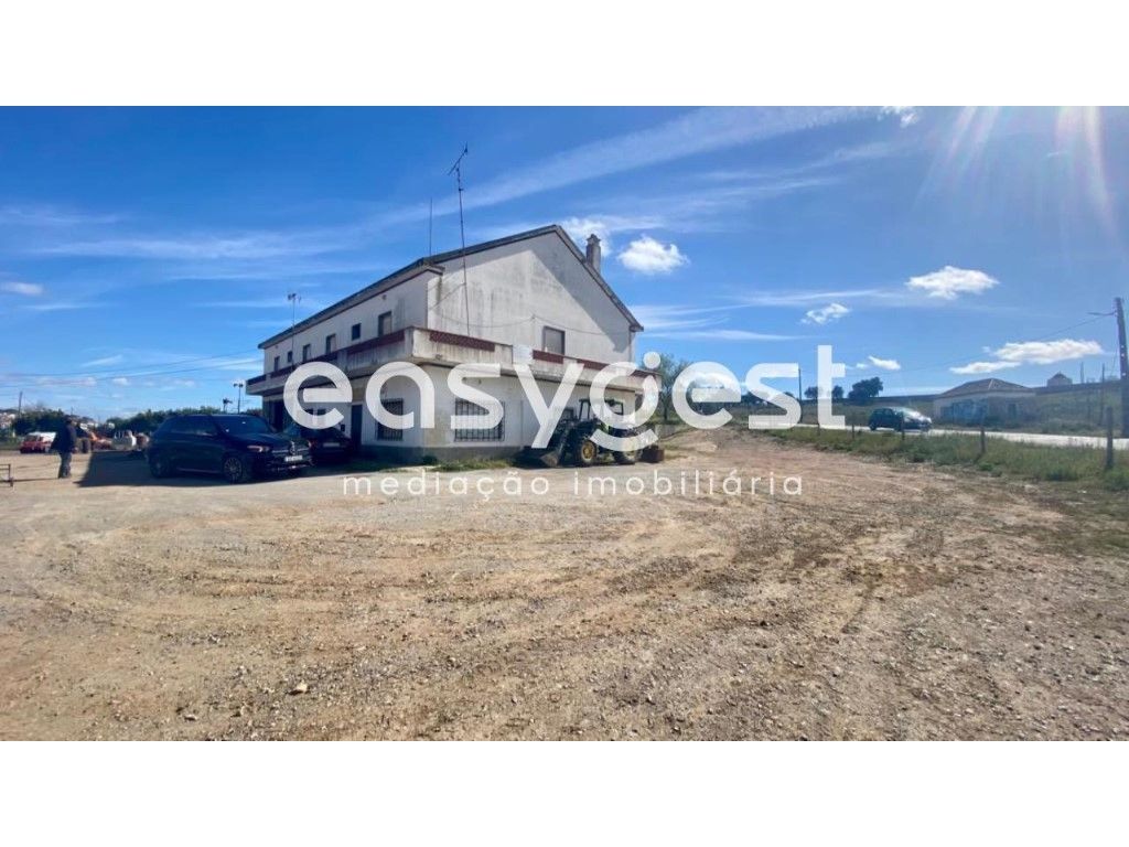 Quinta T3com armazém, bar, Apartamento, área de 4555 m2 em Santa Luzia - Grande imagem: 1/36