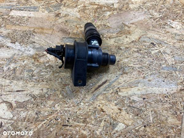 DODATKOWA POMPA WODY BMW X5 F15 X6 F16 9197085 15- - 4