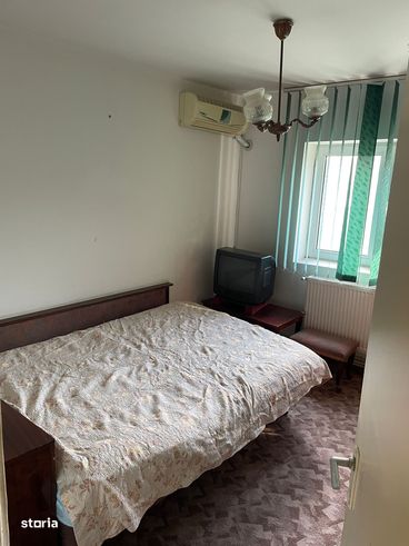 De vanzare apartament 3 camere (zona 800)-9