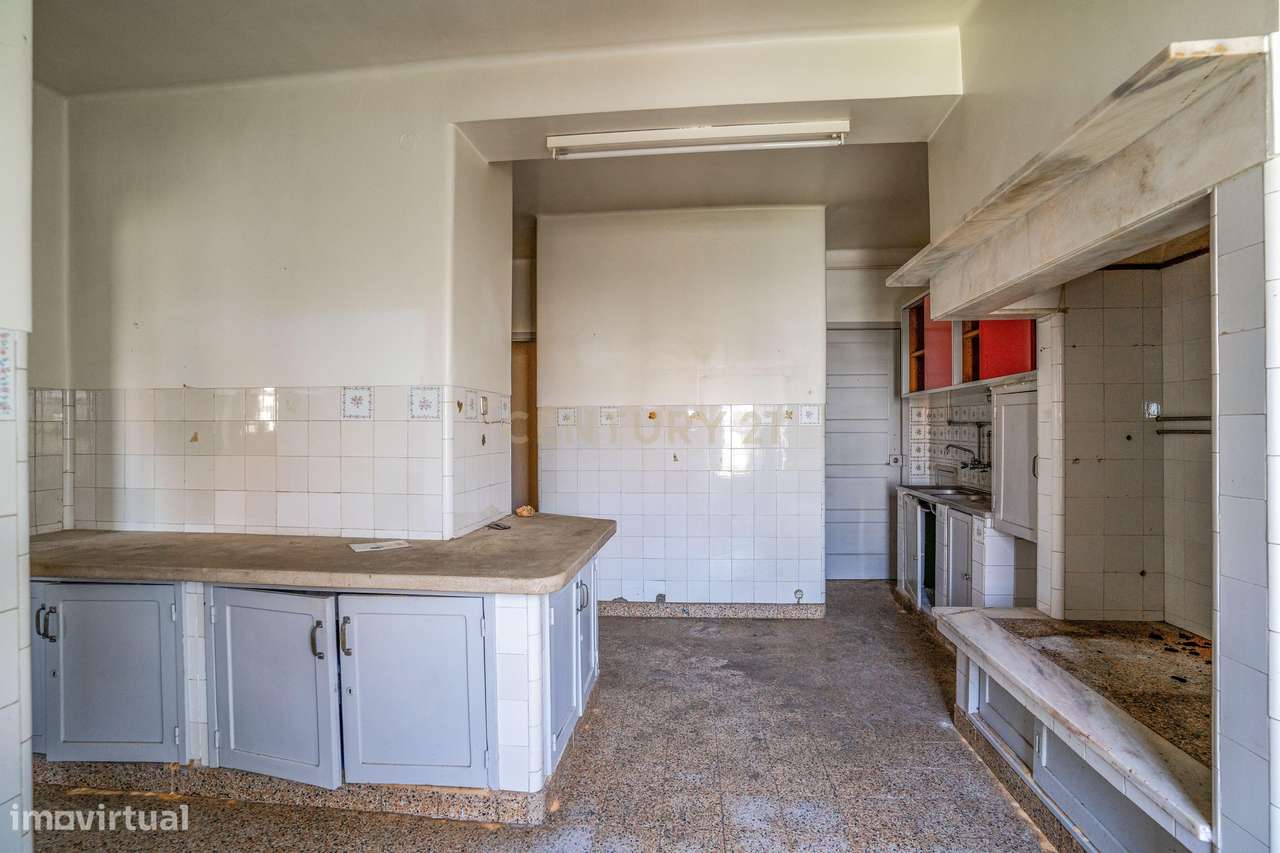 Apartamento T3 no centro das Caldas da Rainha-11