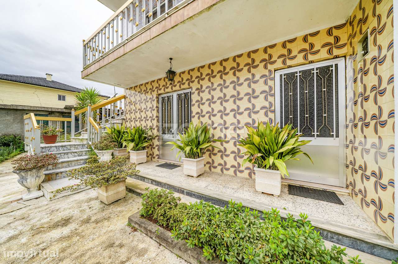 Moradia em Serafão com 2 habitações e lote de 650m² - Grande imagem: 5/52