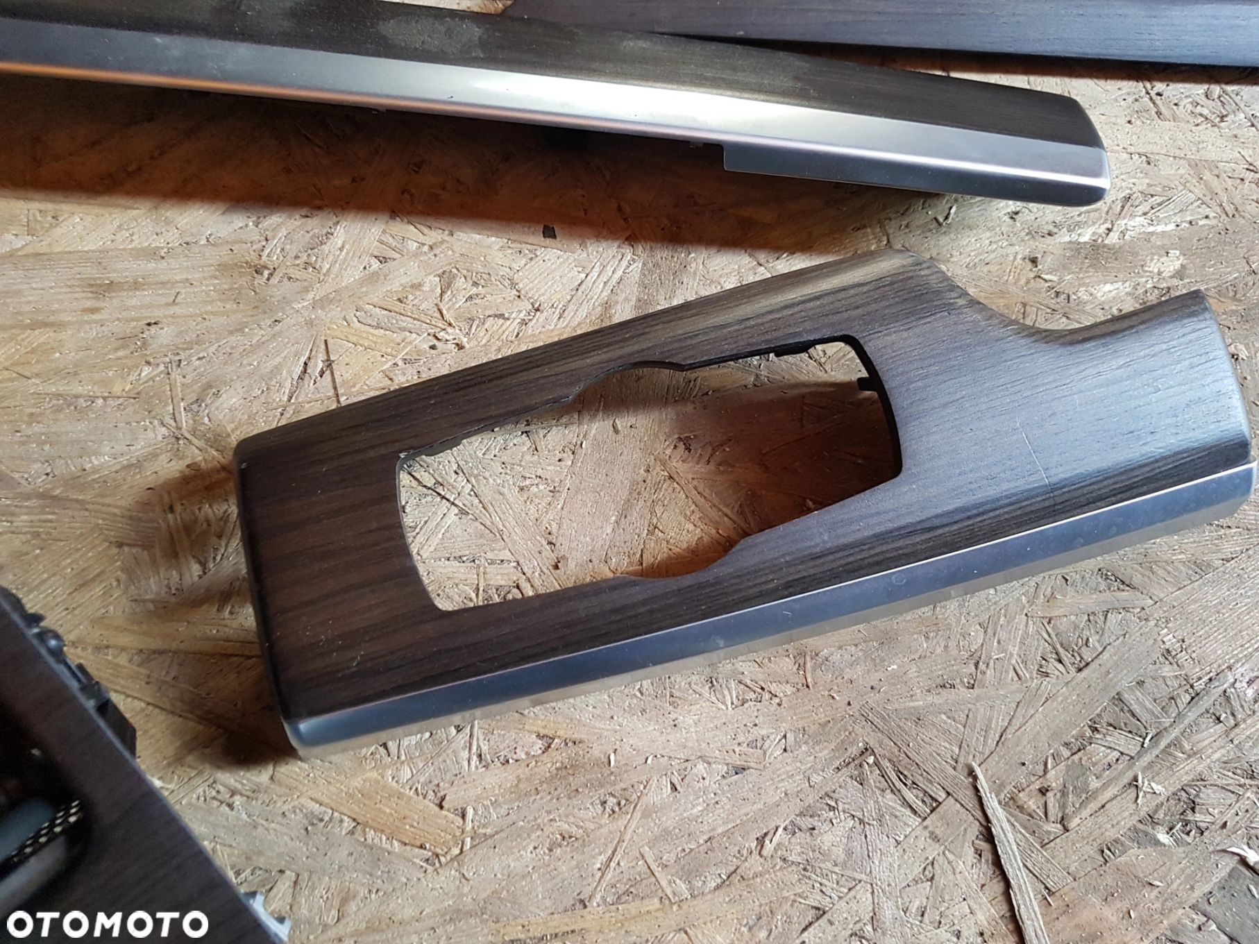 Wykończenie wnętrza deski BMW serii 7 F01 F02 drewno ciemne mat, zestaw - 6