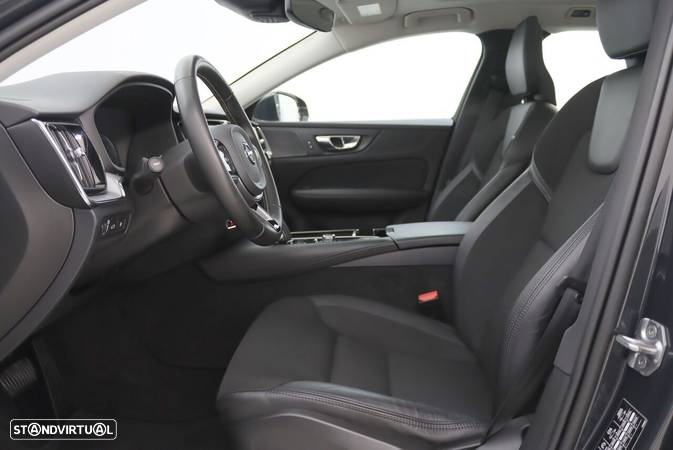 Volvo V60 2.0 T8 AWD TE Momentum Plus - 5