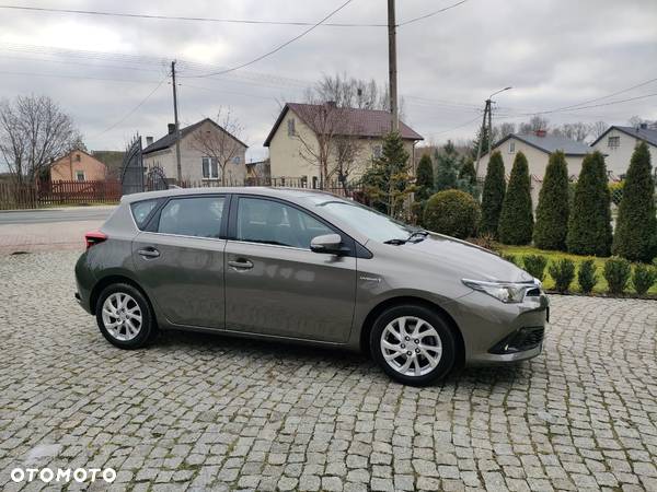 Toyota Auris Hybrid 135 Premium - 3