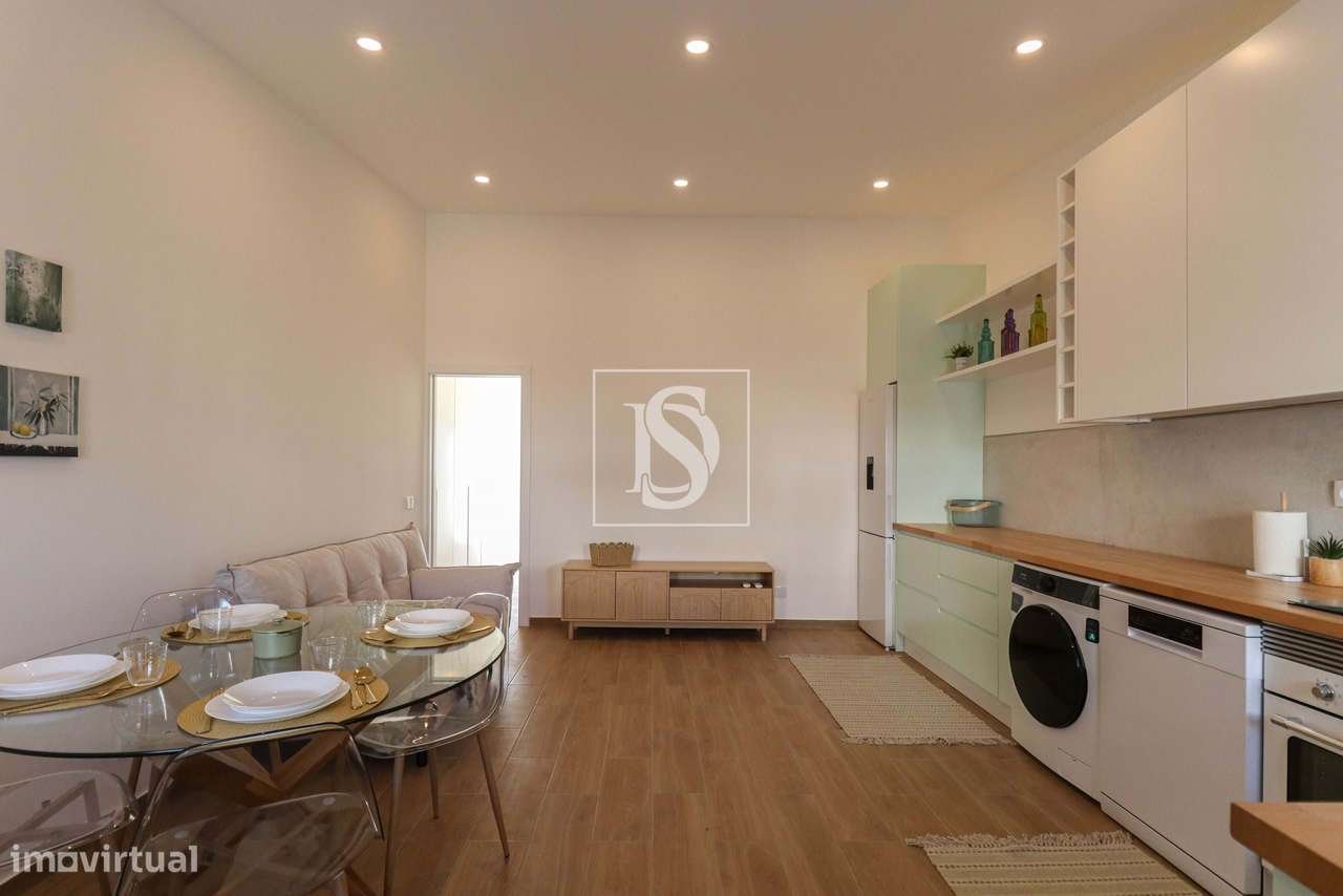 Moradia renovada  com quintal de 140m2 no centro de Lagoa - Grande imagem: 5/27