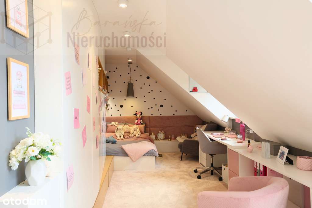 Wyjątkowy dom wolnostojącym z pięknym ogrodem-9