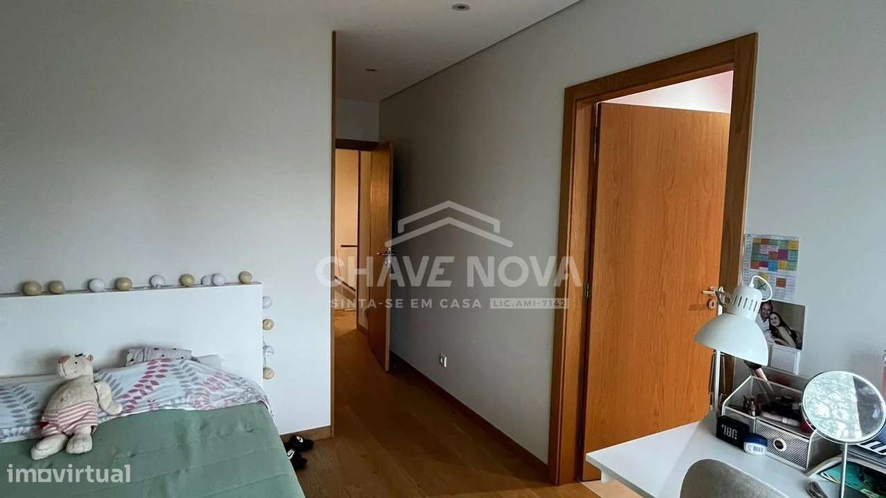 Apartamento T4 Duplex de Excelência – Paranhos-29