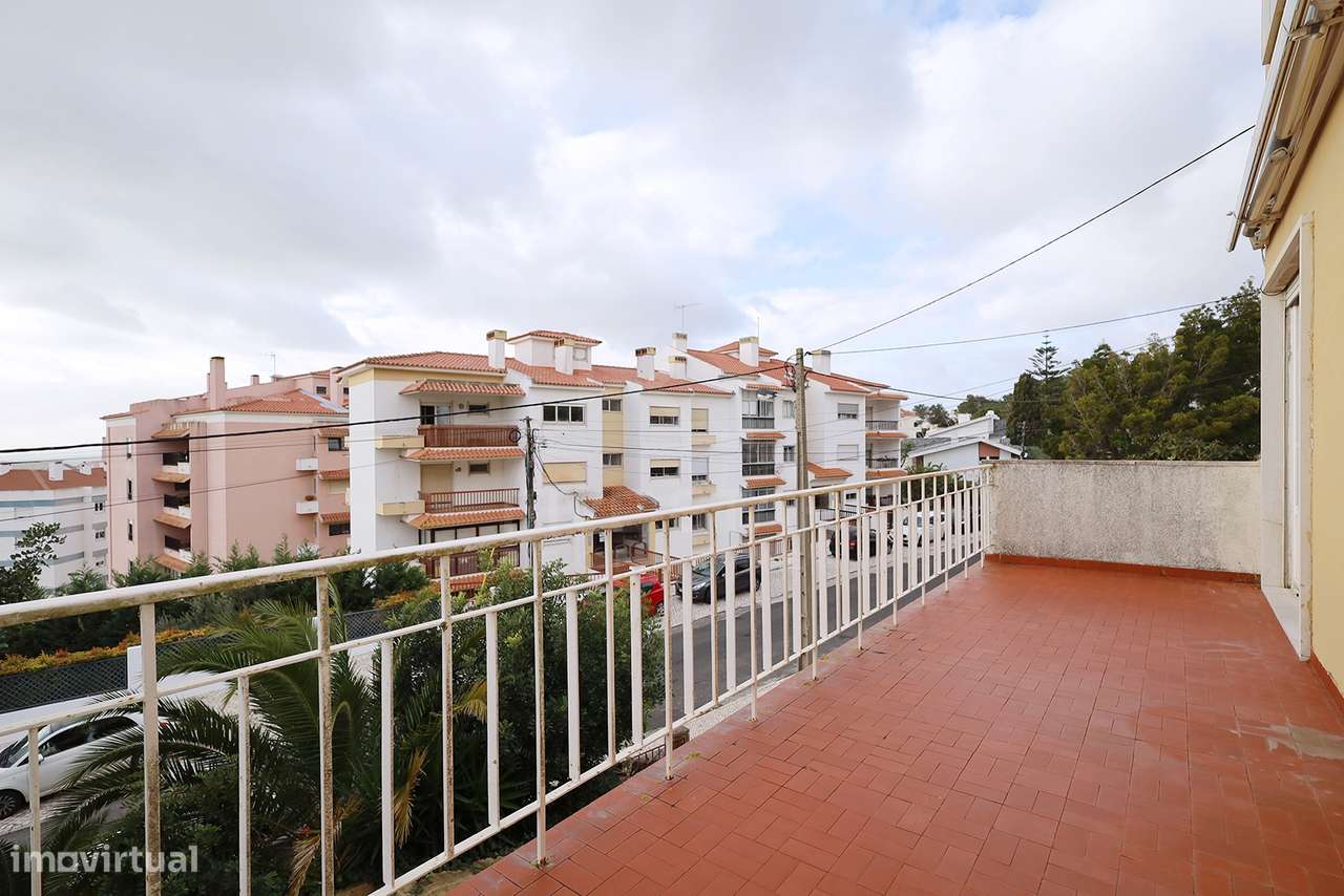 T4 Duplex - Parede - Vista Mar - Varanda - Garagem - Para Renovação-26