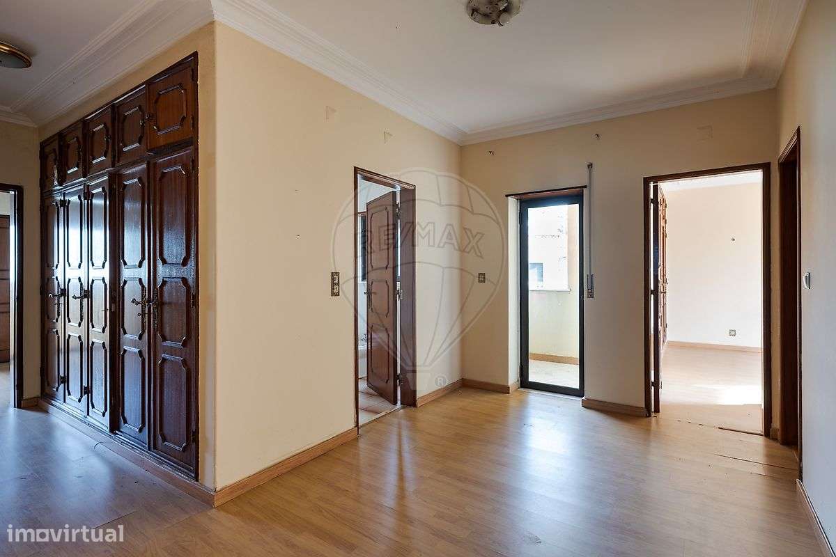 Moradia T6 para venda-30