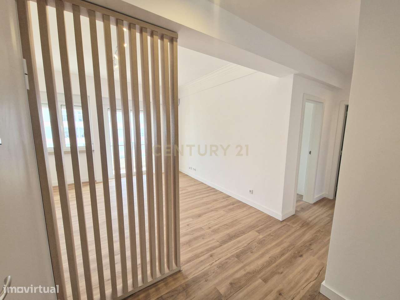 T3 Totalmente renovado na Praça do Junqueiro - Grande imagem: 4/25