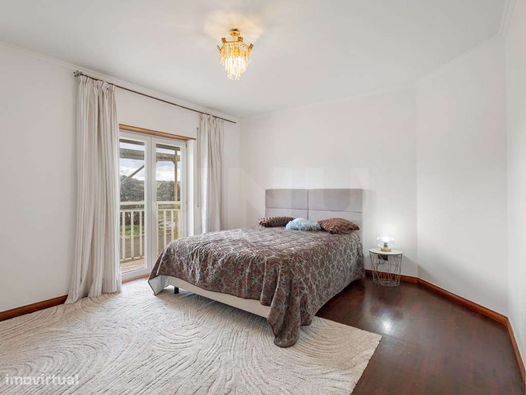 Moradia T2 com piscina e vista mar para venda em Santa Cruz.-22